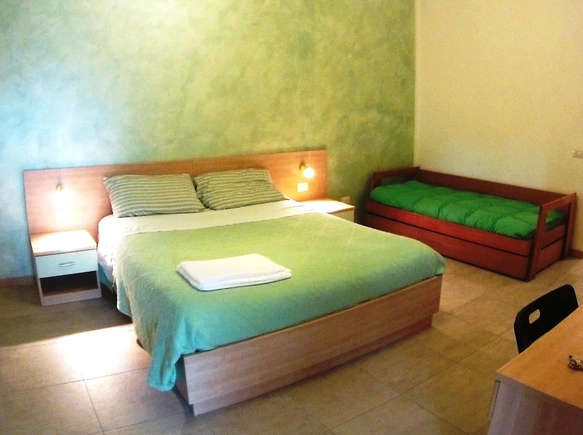 B&B Villa Monterosa Con Piscina Castronno エクステリア 写真