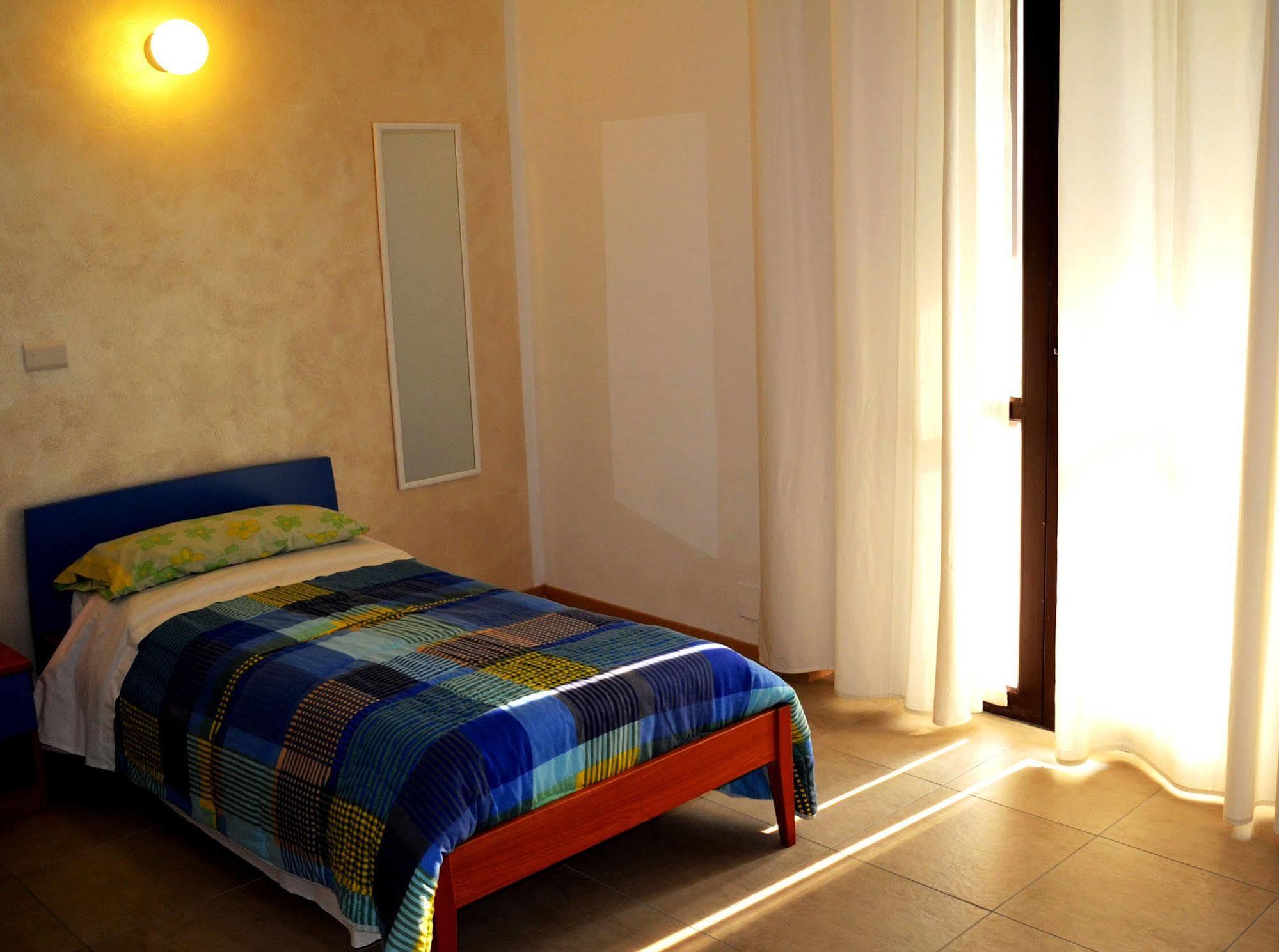 B&B Villa Monterosa Con Piscina Castronno エクステリア 写真