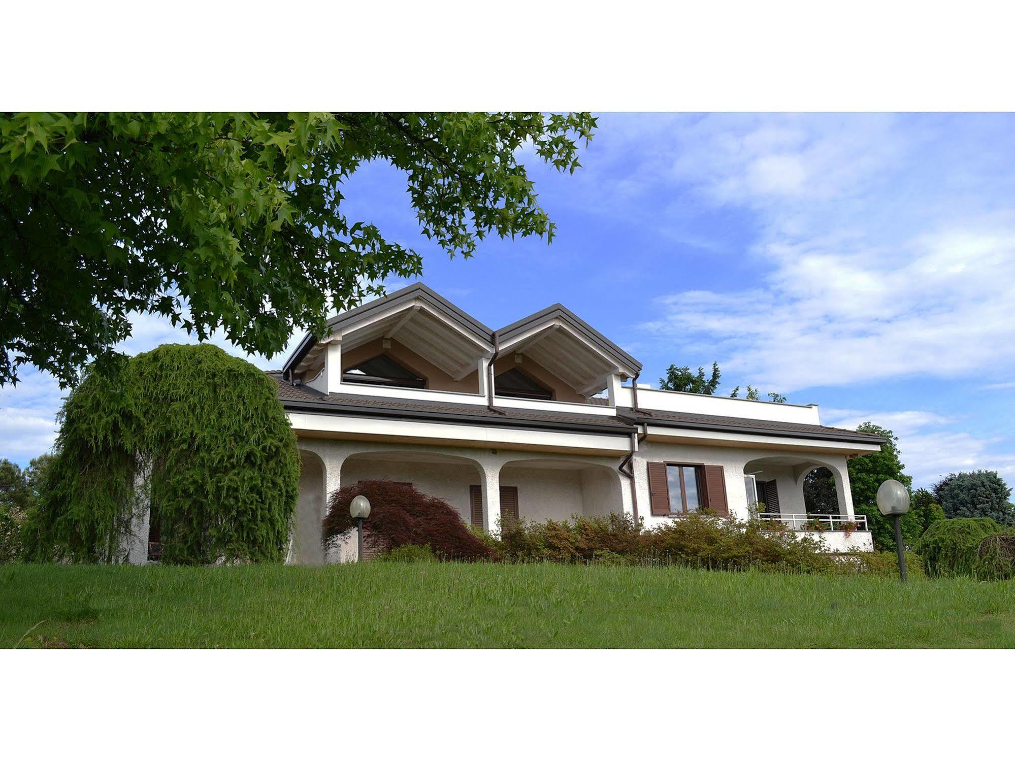 B&B Villa Monterosa Con Piscina Castronno エクステリア 写真