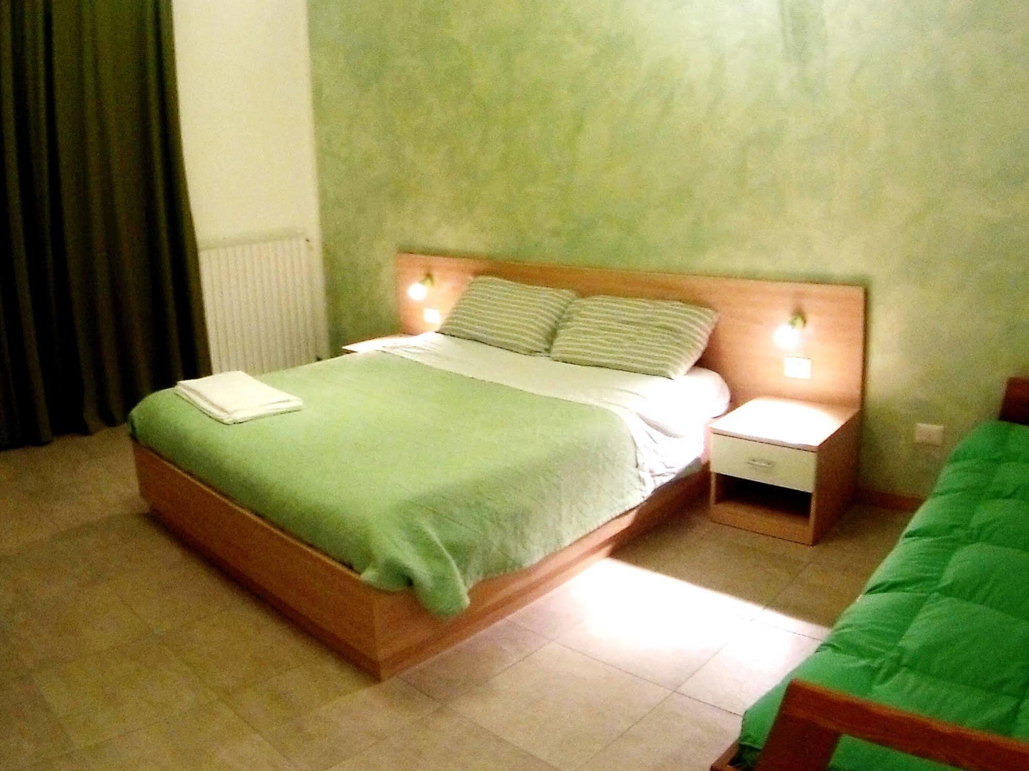 B&B Villa Monterosa Con Piscina Castronno エクステリア 写真