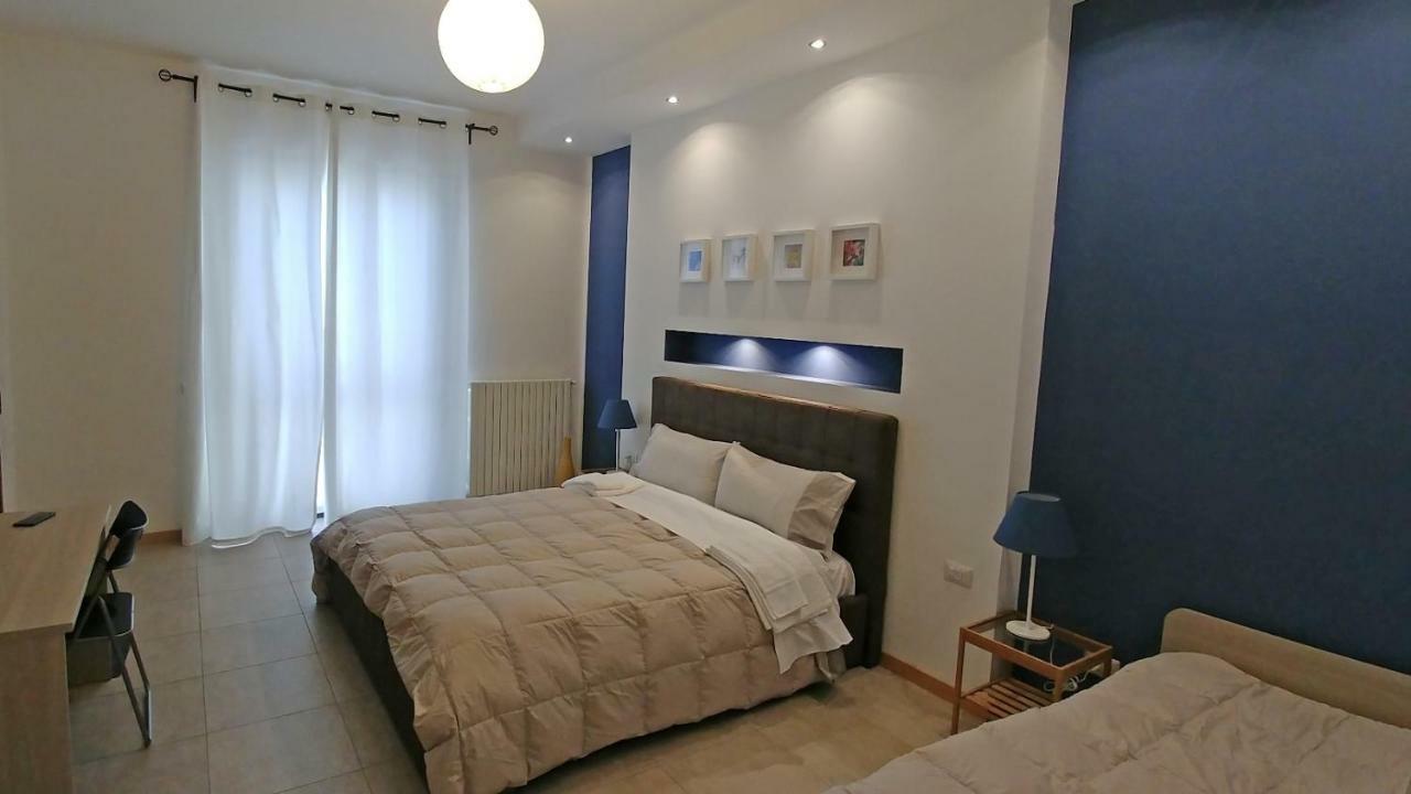 B&B Villa Monterosa Con Piscina Castronno エクステリア 写真