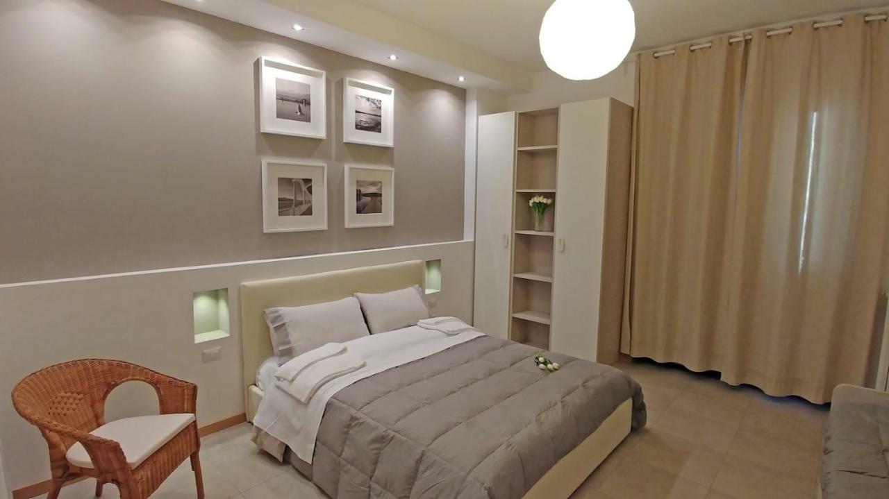 B&B Villa Monterosa Con Piscina Castronno エクステリア 写真