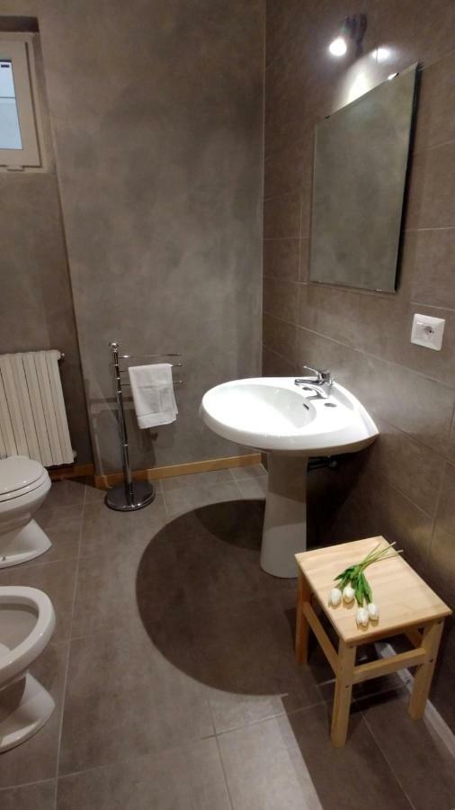 B&B Villa Monterosa Con Piscina Castronno エクステリア 写真